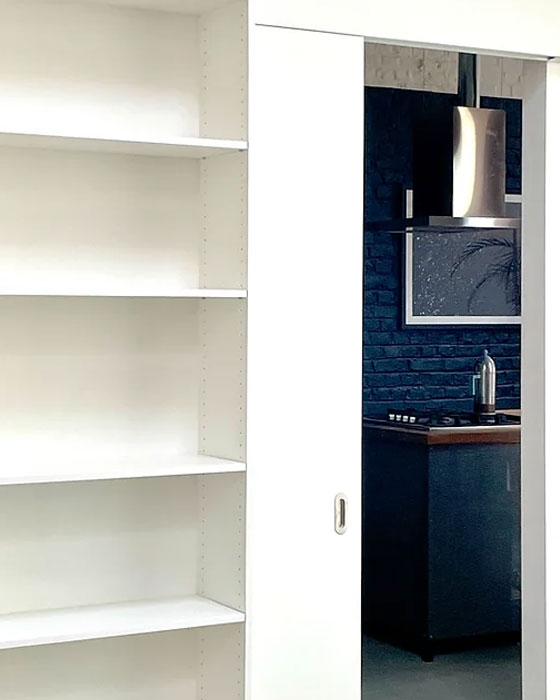 création d'un bibliothéque sur mesure et cuisine à Liège