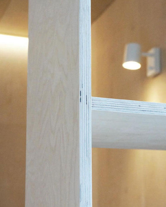 bibliothèque en MDF dans un studio à Bruxelles